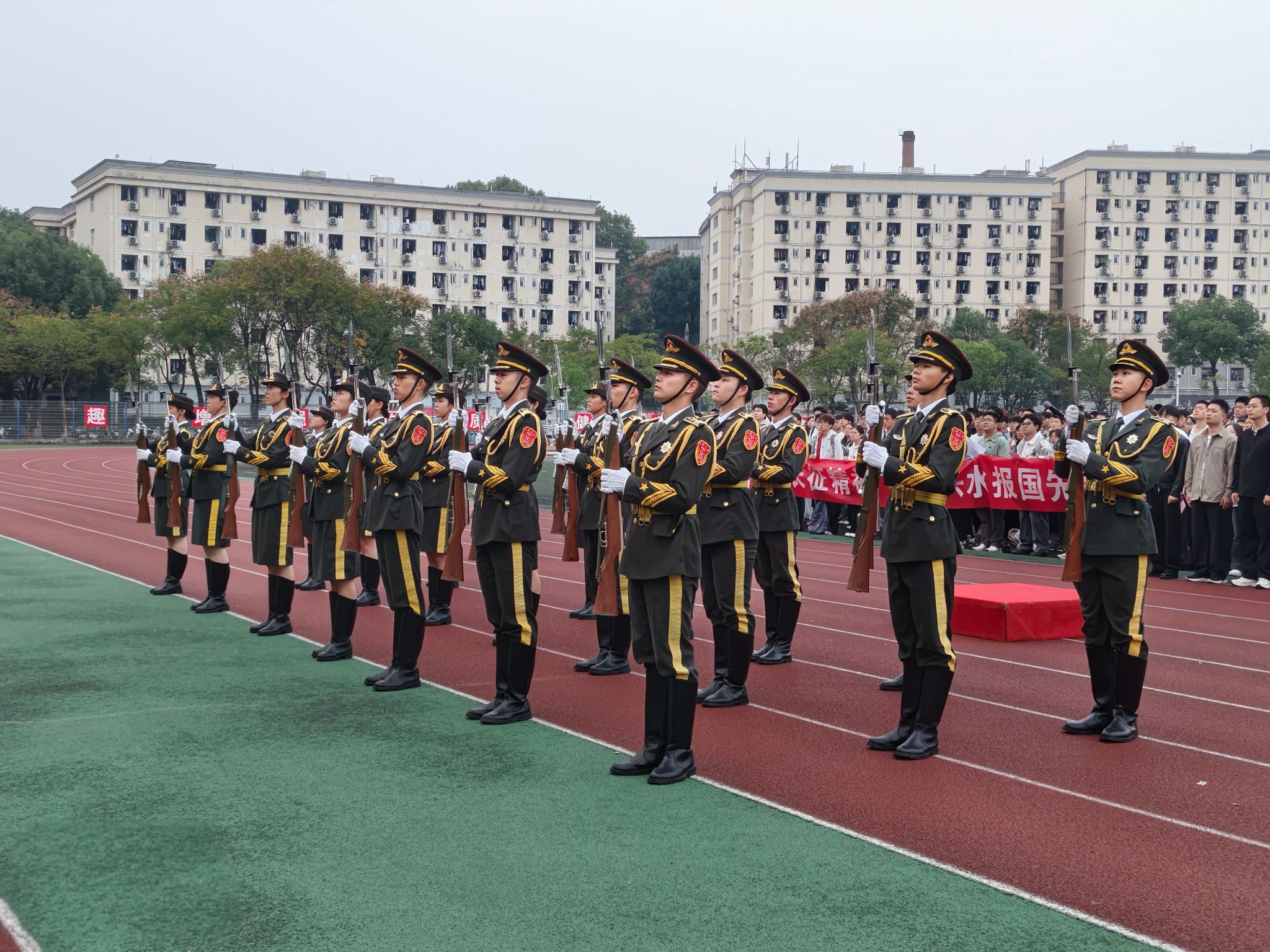 弘扬伟大长征精神 争做兴水报国先锋丨学院举行“国旗下的讲话”暨“水润学涯 优风提质”学风建设主题教育活动